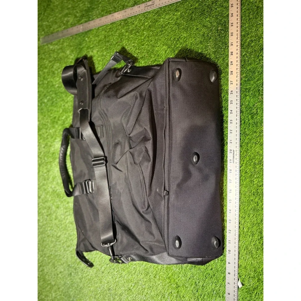 TUMI Men Kessler 22353 Boston‎ Bag Business- Like New